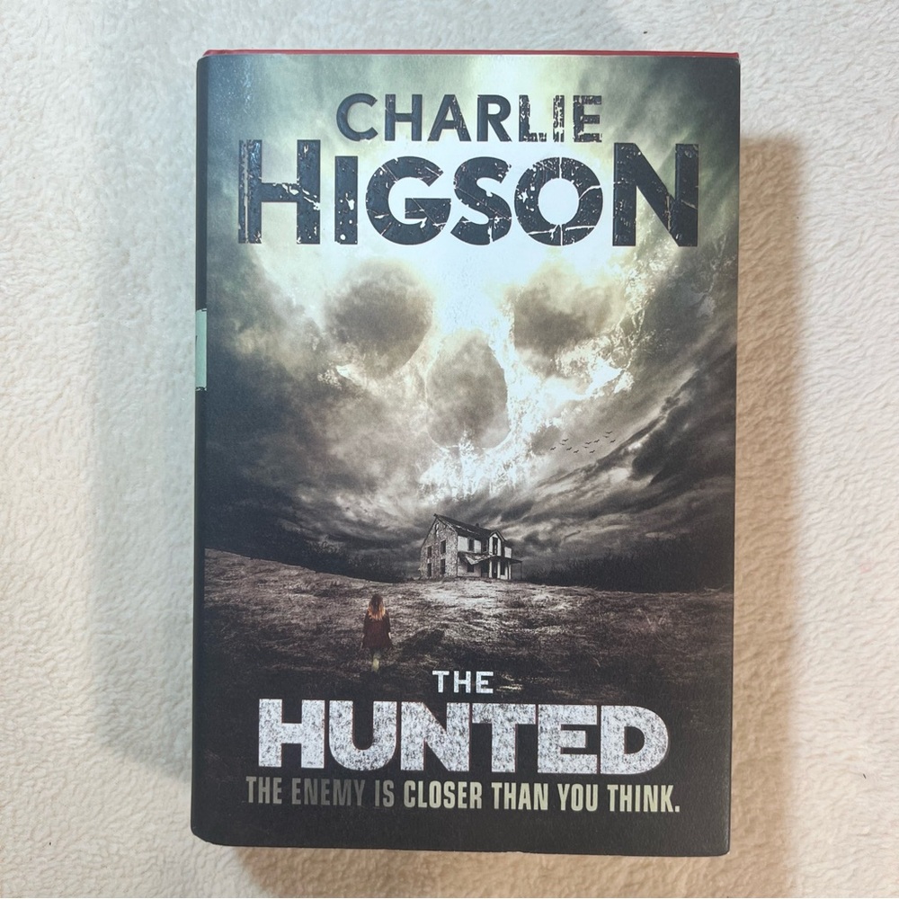 📚BUY 2 GET 1 FREE The Hunted by Charlie Higson